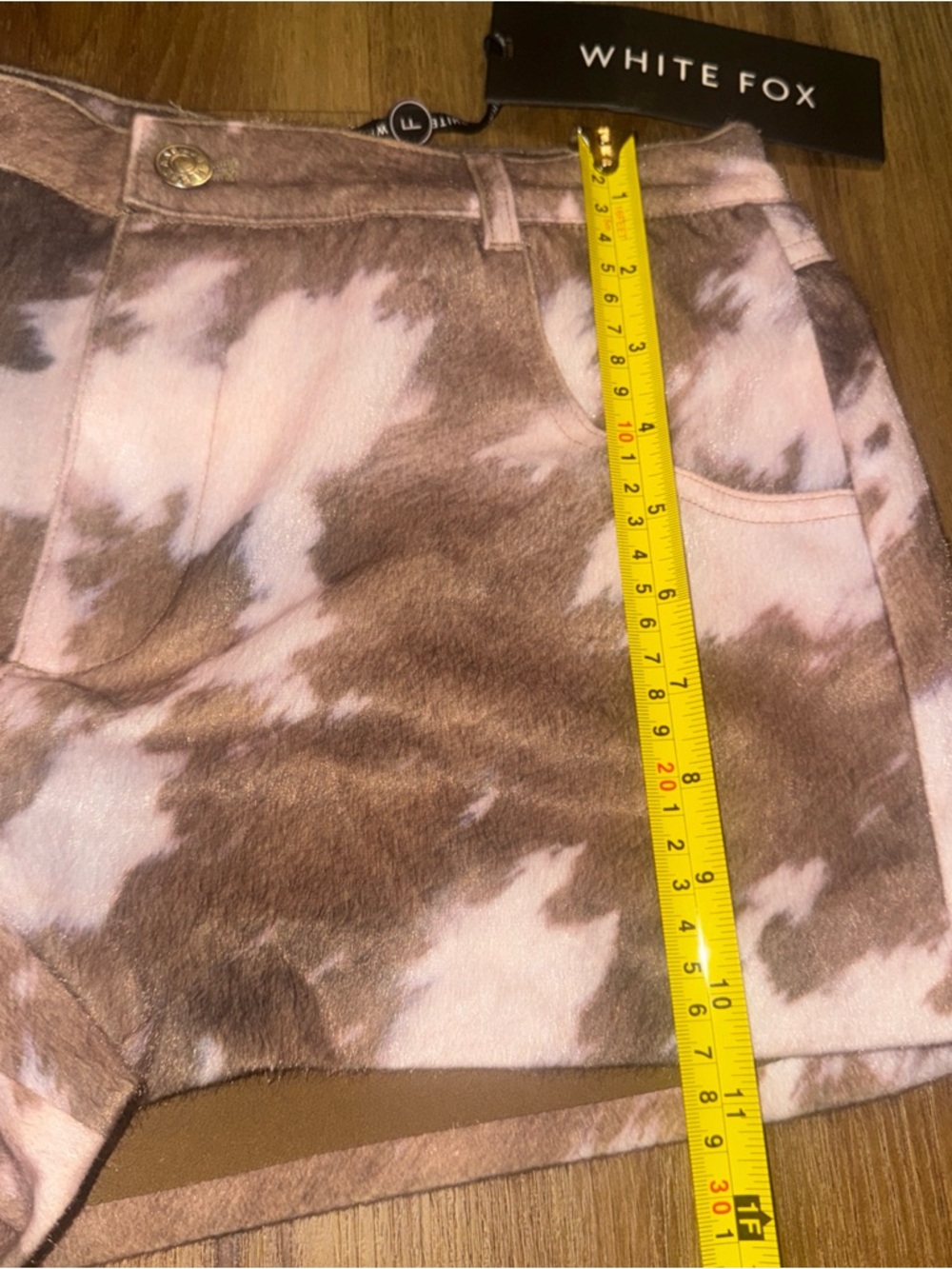 White Fox Shorts Womens Size medium Cow Outdoor Casual Brown/Pink - Picture 7 of 9